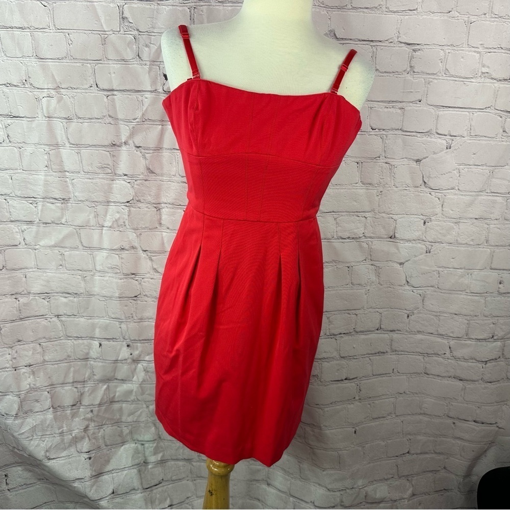 BCBGmaxazria martina sleek flirty classic Red Sleeveless sheath Dress sz 4